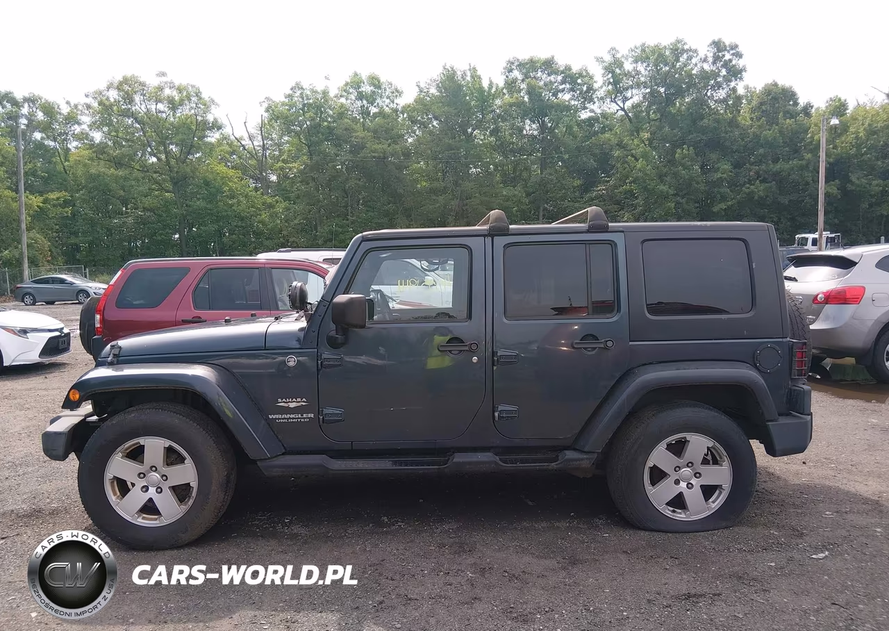 2008 Jeep Wrangler Unlimited Sahara VIN:1J8GA59198L532578 - 14