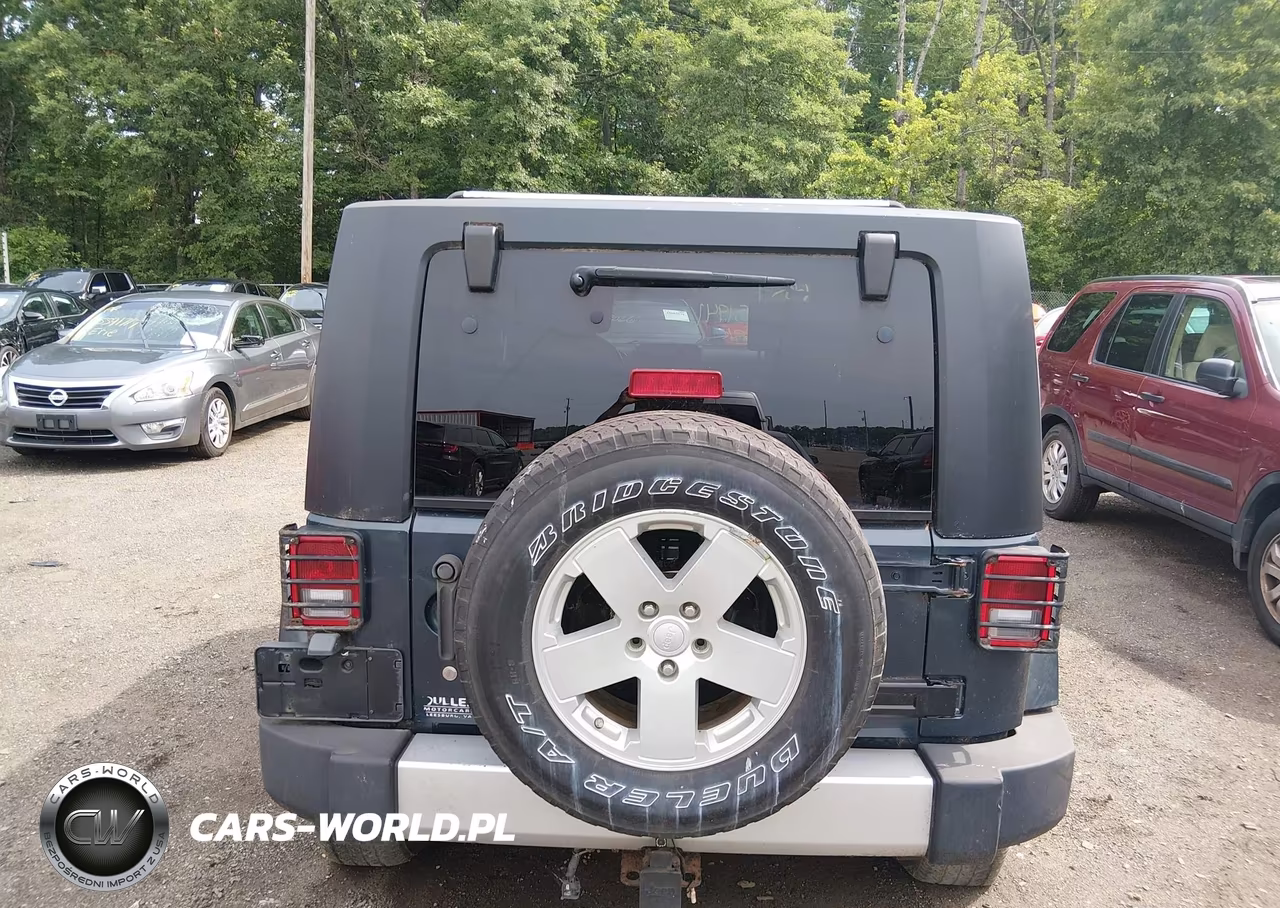 2008 Jeep Wrangler Unlimited Sahara VIN:1J8GA59198L532578 - 16
