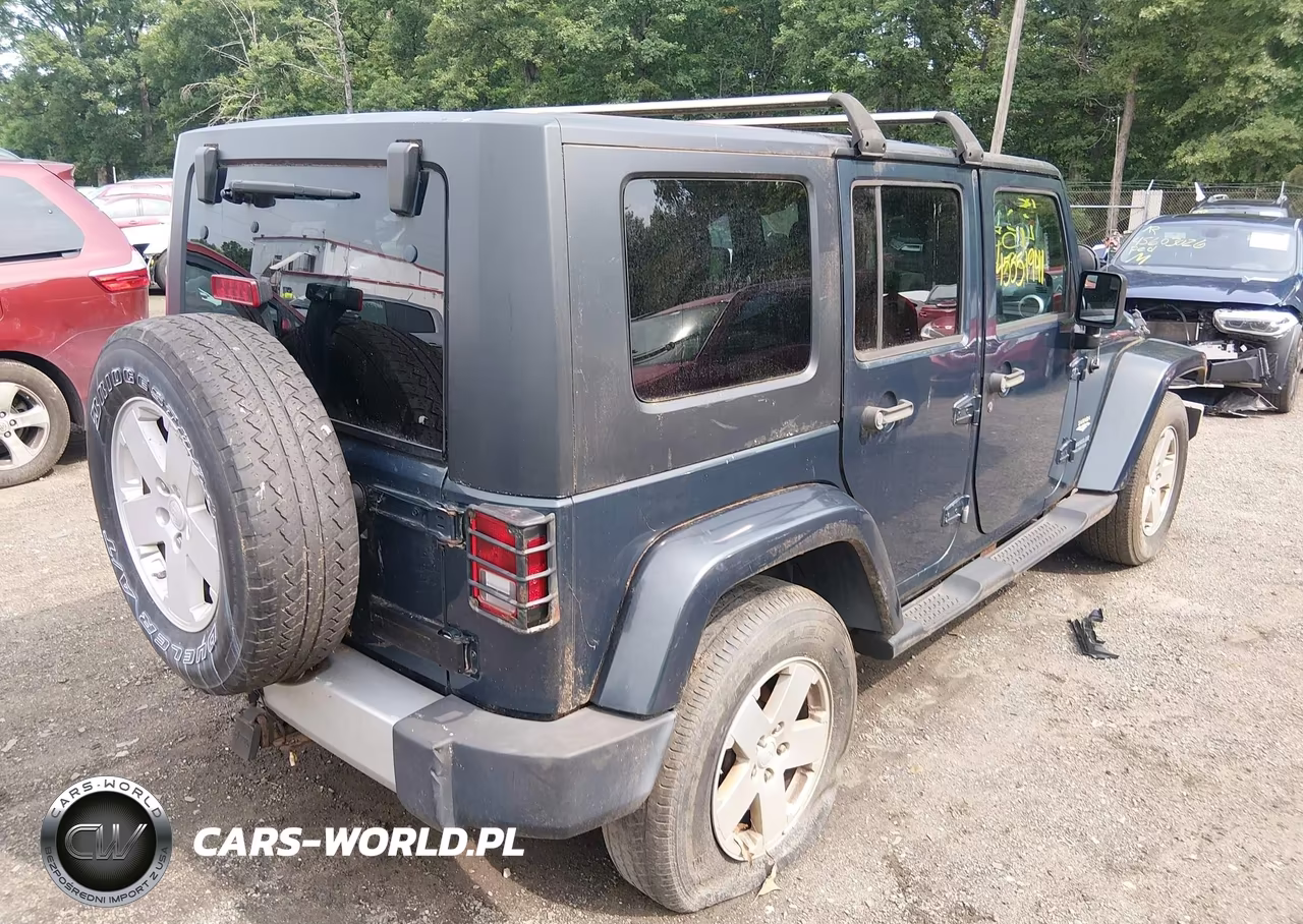 2008 Jeep Wrangler Unlimited Sahara VIN:1J8GA59198L532578 - 4