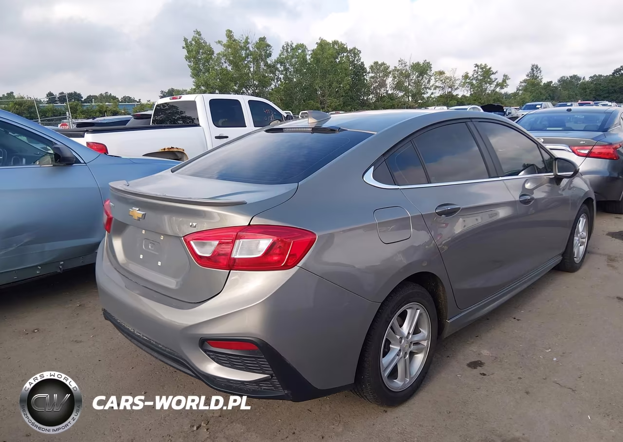 2017 Chevrolet Cruze Lt Auto VIN:1G1BE5SM1H7158088 - 4