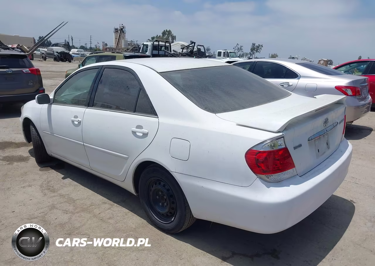 2005 Toyota Camry Le VIN:4T1BE32K25U025200 - 3