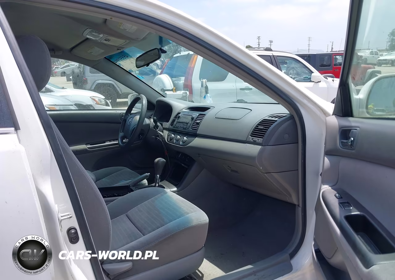 2005 Toyota Camry Le VIN:4T1BE32K25U025200 - 5