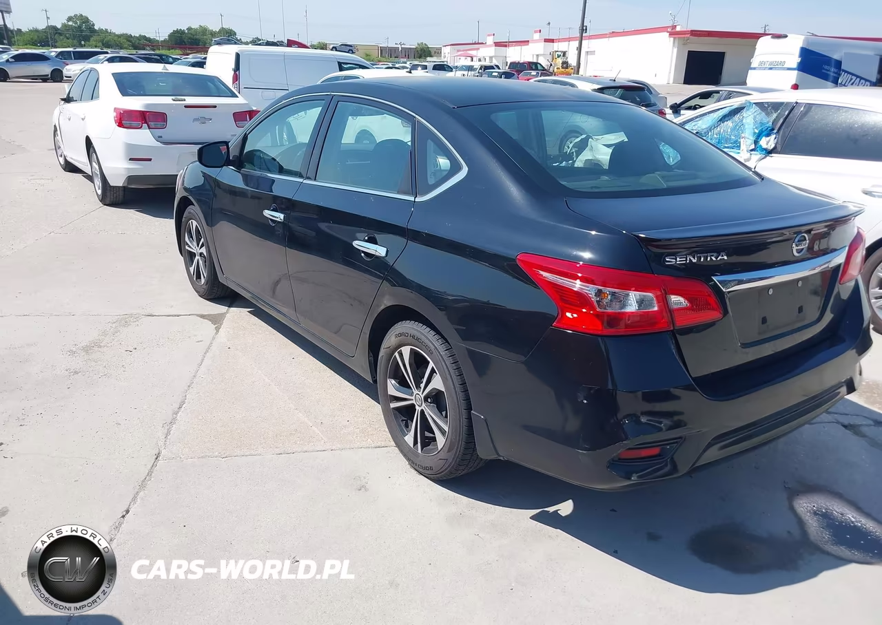 2018 Nissan Sentra S VIN:3N1AB7AP5JY316099 - 3