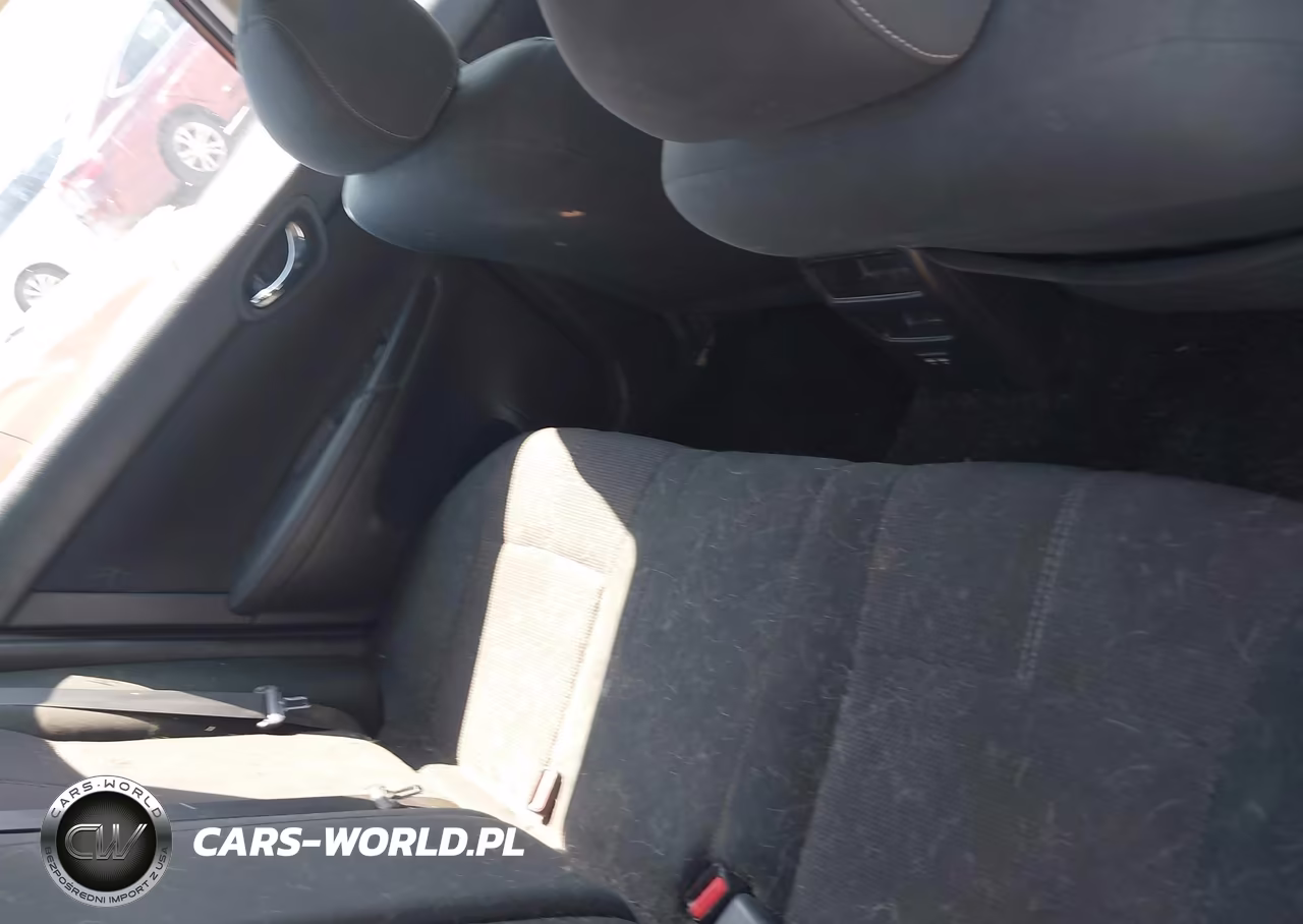 2018 Nissan Sentra S VIN:3N1AB7AP5JY316099 - 8