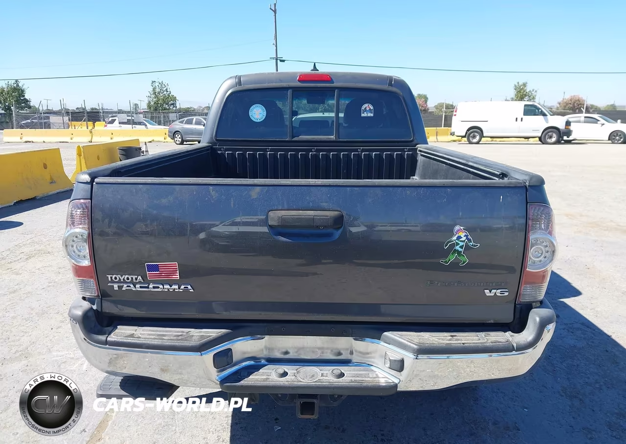 2015 Toyota Tacoma Prerunner V6 VIN:3TMKU4HN7FM045205 - 17