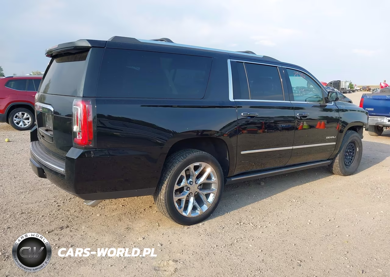 2017 GMC Yukon Xl Denali VIN:1GKS2HKJ4HR202312 - 4