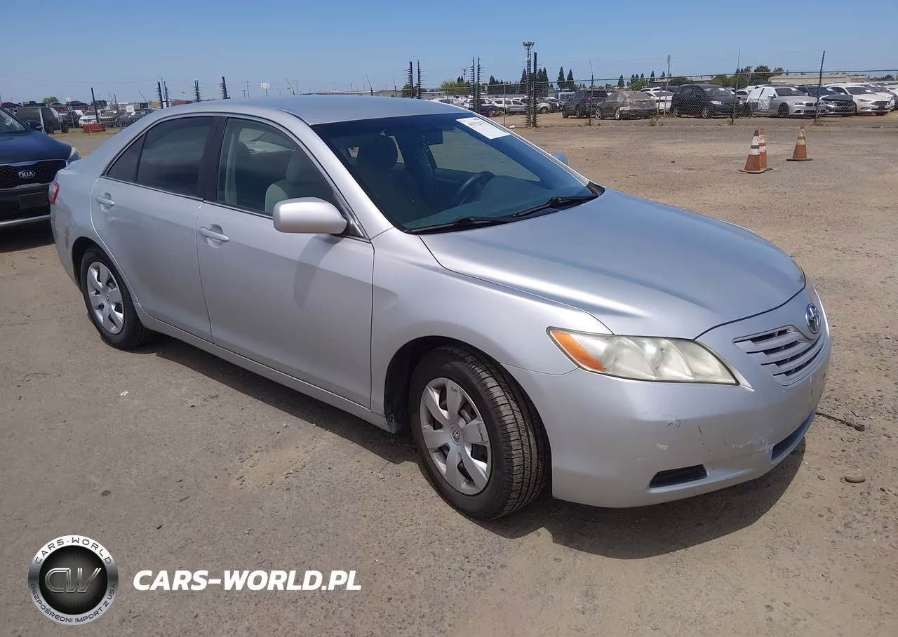 2009 Toyota Camry Le – zdjęcie 1 z 12