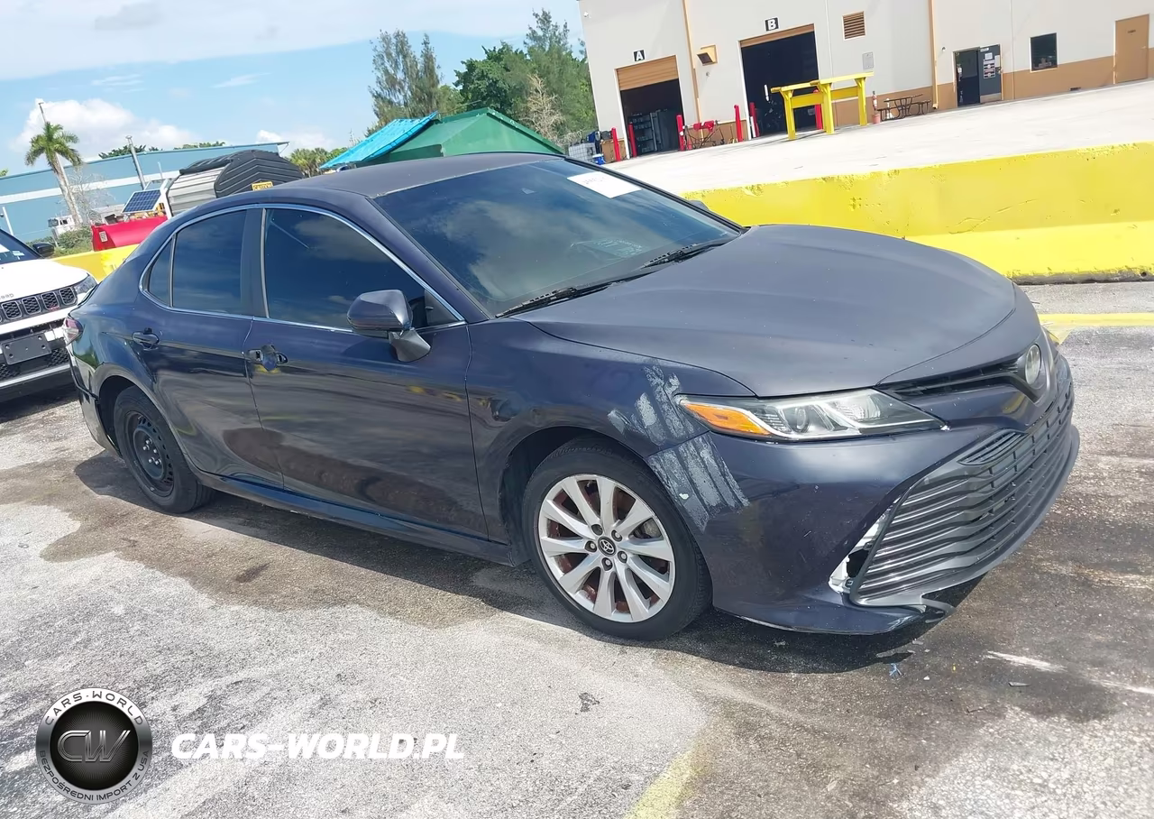 2018 Toyota Camry Le VIN:4T1B11HK4JU146019 - 19