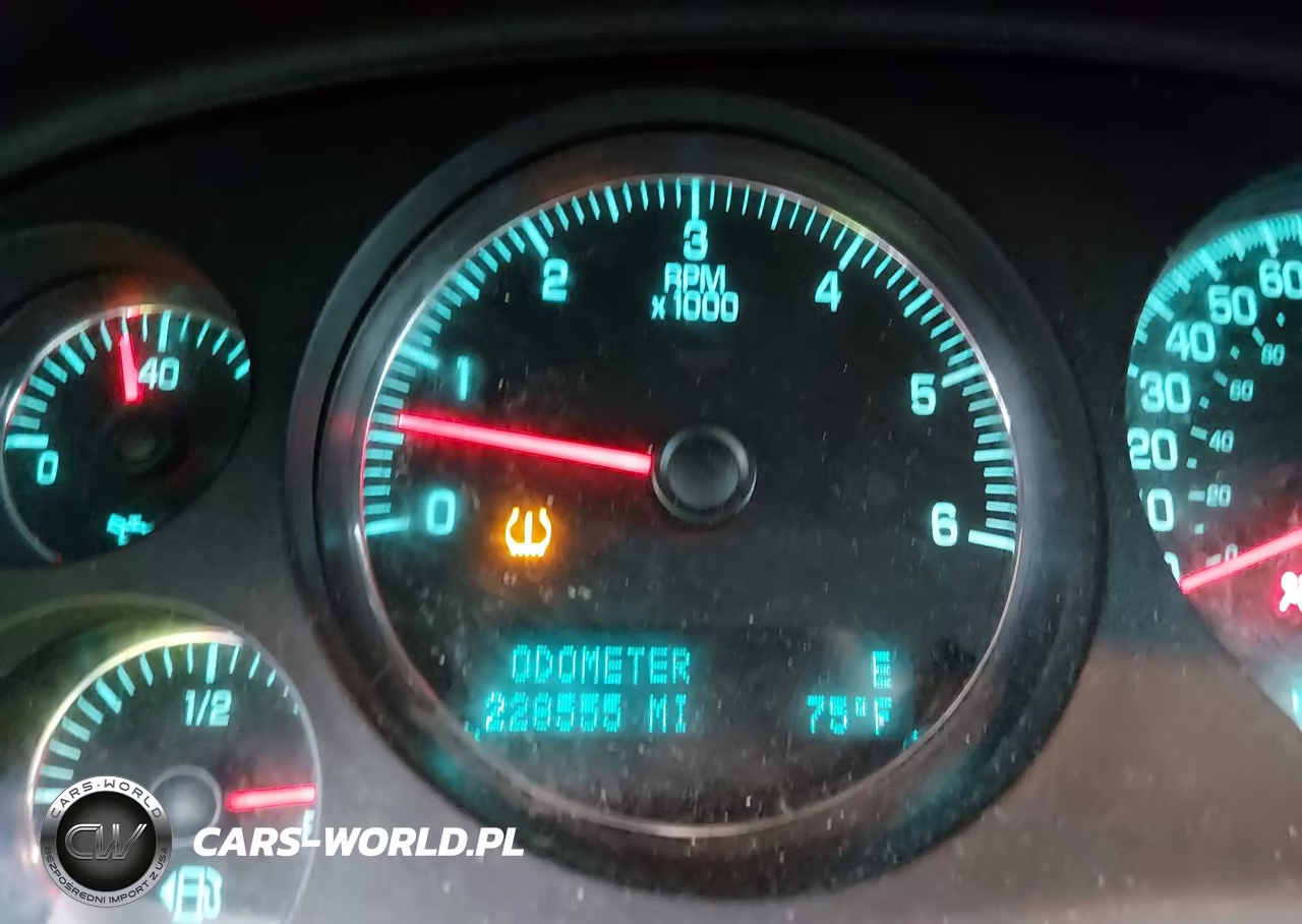 2012 Chevrolet Tahoe Commercial VIN:1GNLC2E00CR217807 - 16