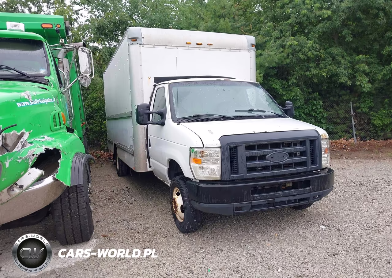 2009 Ford E-350 Cutaway
