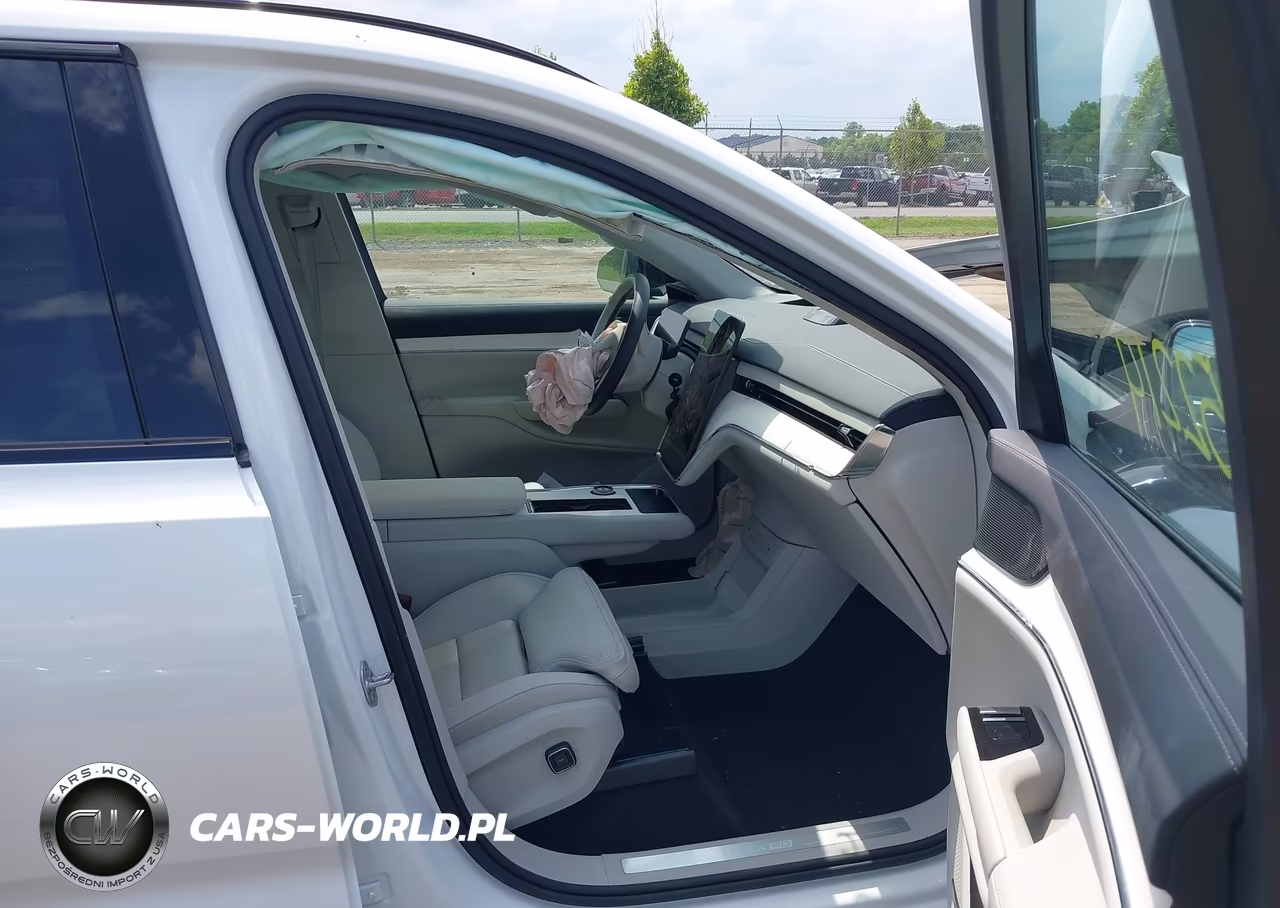 2026 Volvo Ex90 VIN:7JDDB3VK7TG061436 - 5