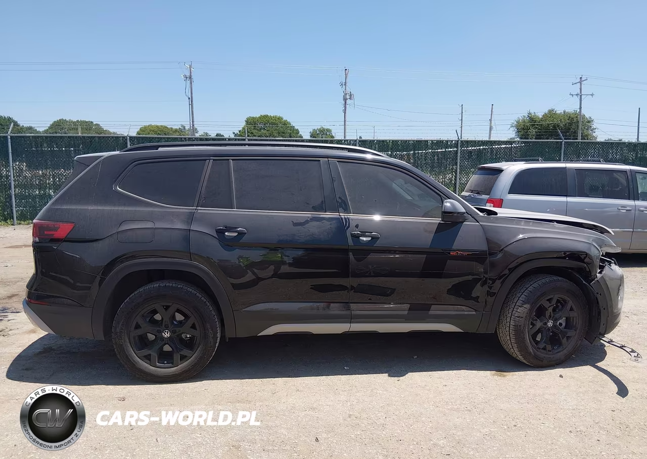 2025 Volkswagen Atlas 2.0T Peak Edition VIN:1V2CR2CA1SC501739 - 14