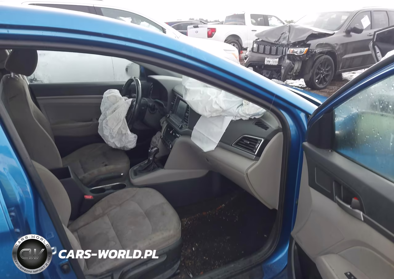 2018 Hyundai Elantra Value Edition VIN:5NPD84LFXJH302045 - 5
