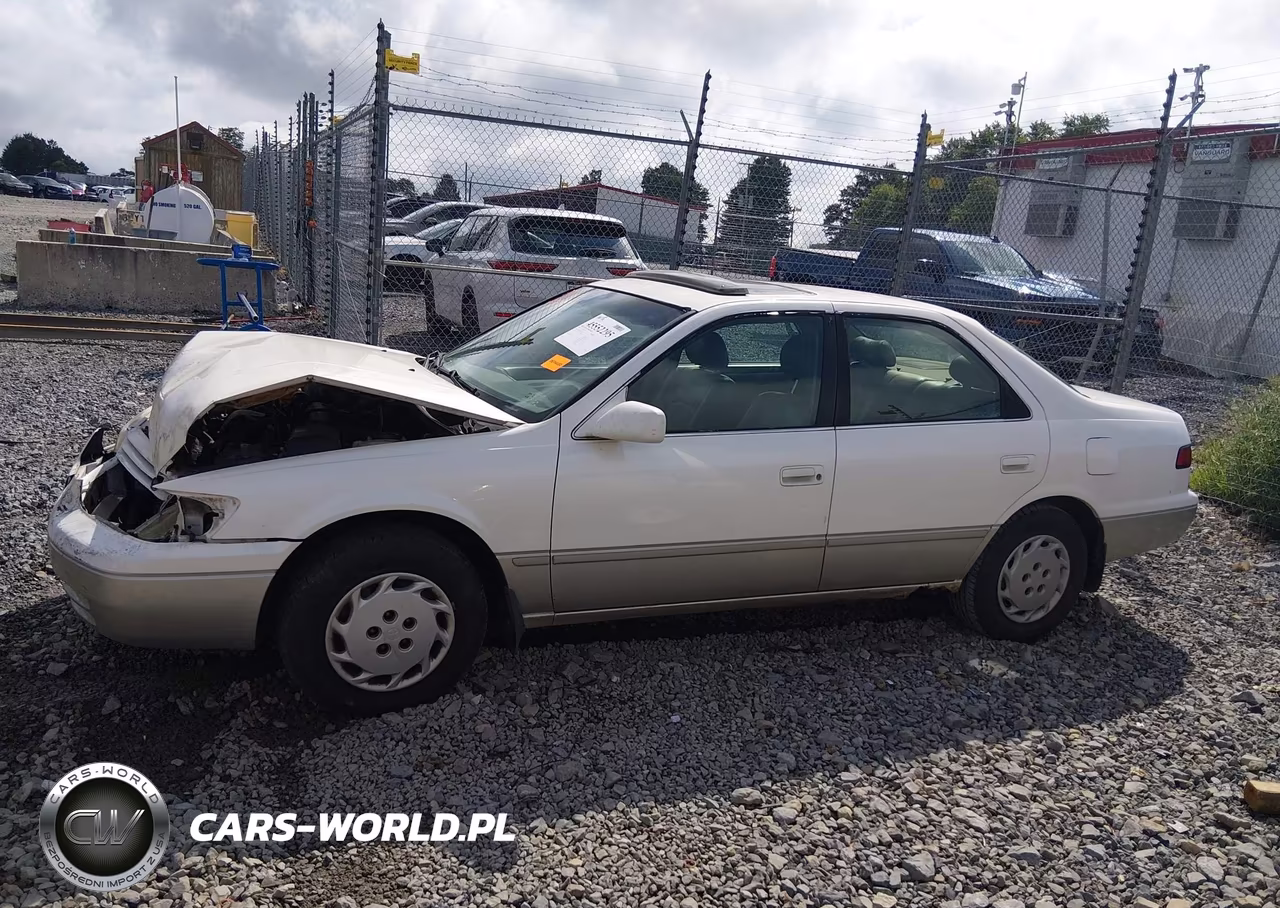1999 Toyota Camry Le VIN:JT2BG28K9X0325996 - 14
