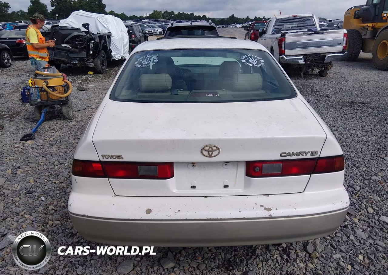 1999 Toyota Camry Le VIN:JT2BG28K9X0325996 - 16