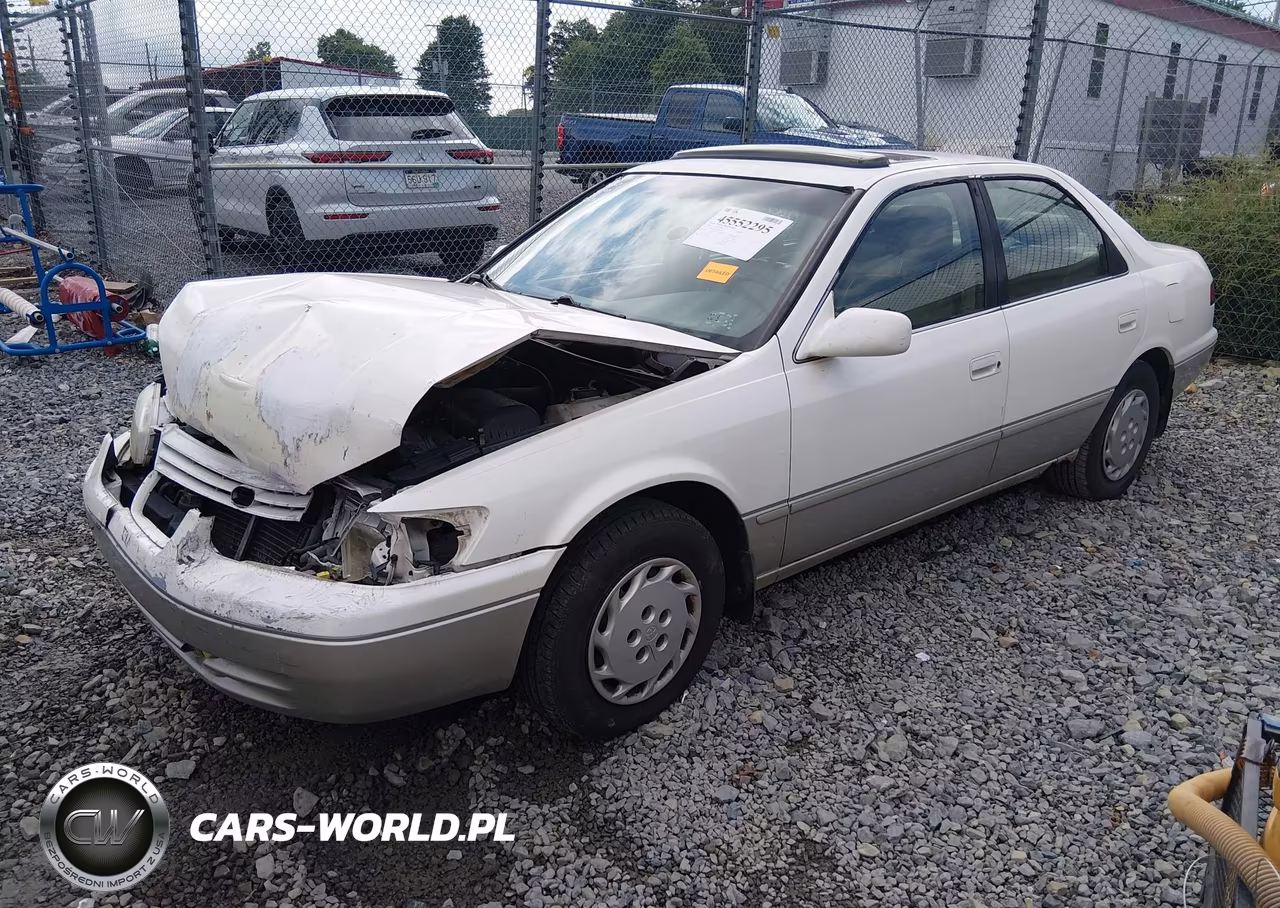 1999 Toyota Camry Le VIN:JT2BG28K9X0325996 - 2