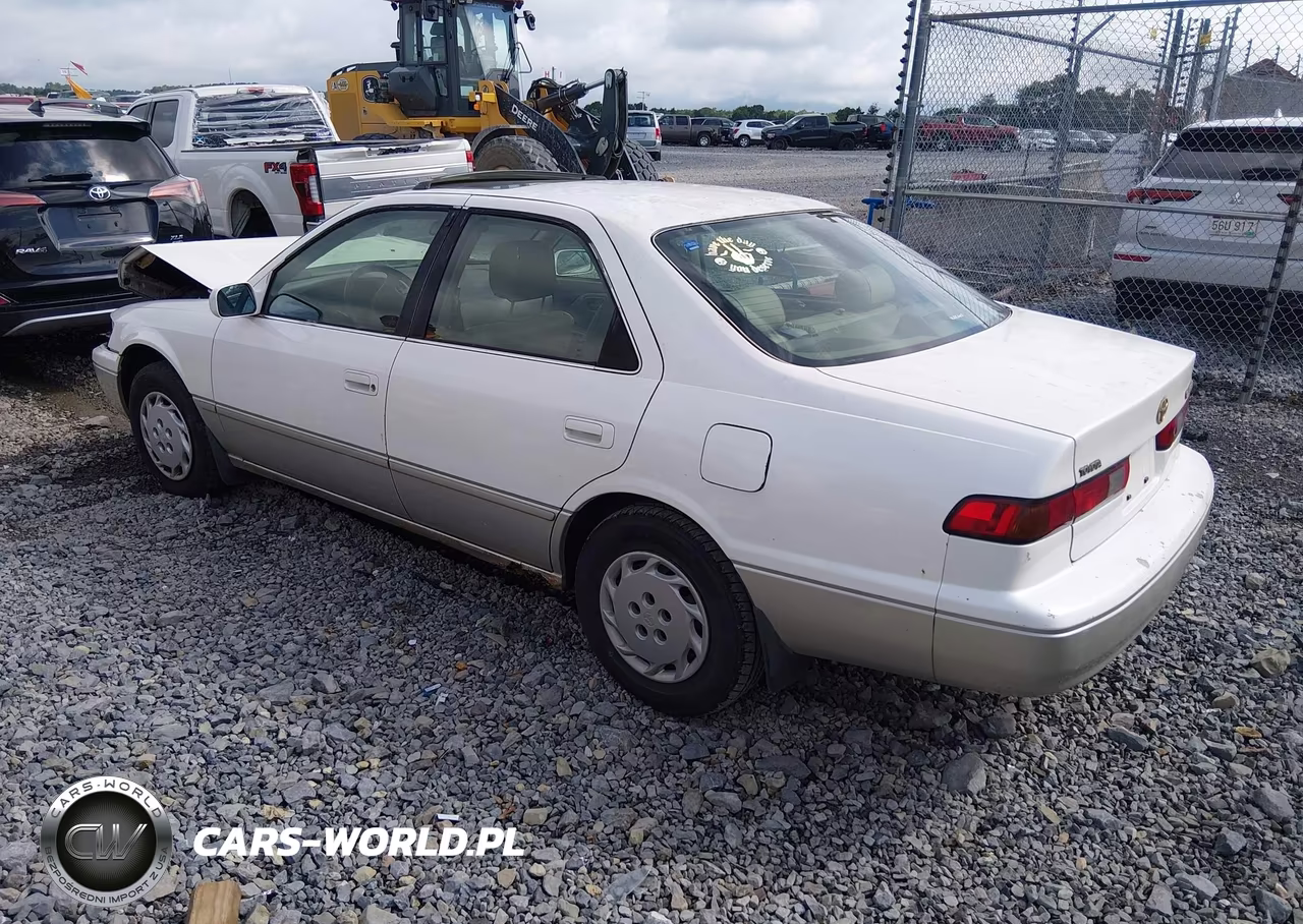1999 Toyota Camry Le VIN:JT2BG28K9X0325996 - 3