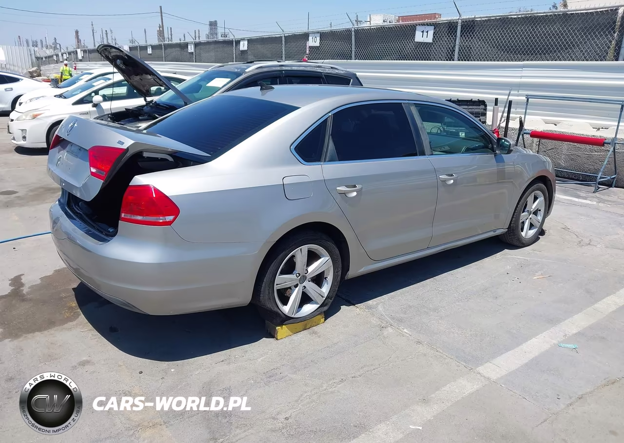 2013 Volkswagen Passat 2.5L Se VIN:1VWBP7A32DC128246 - 4