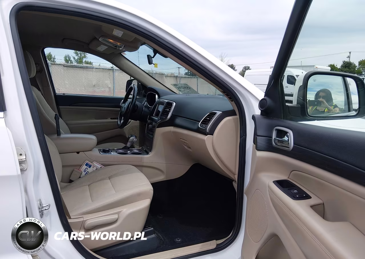 2019 Jeep Grand Cherokee Laredo E 4X4 VIN:1C4RJFAG7KC803862 - 5