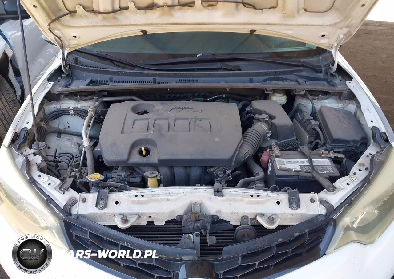 2015 Toyota Corolla S Plus VIN:5YFBURHE1FP352021 - 10