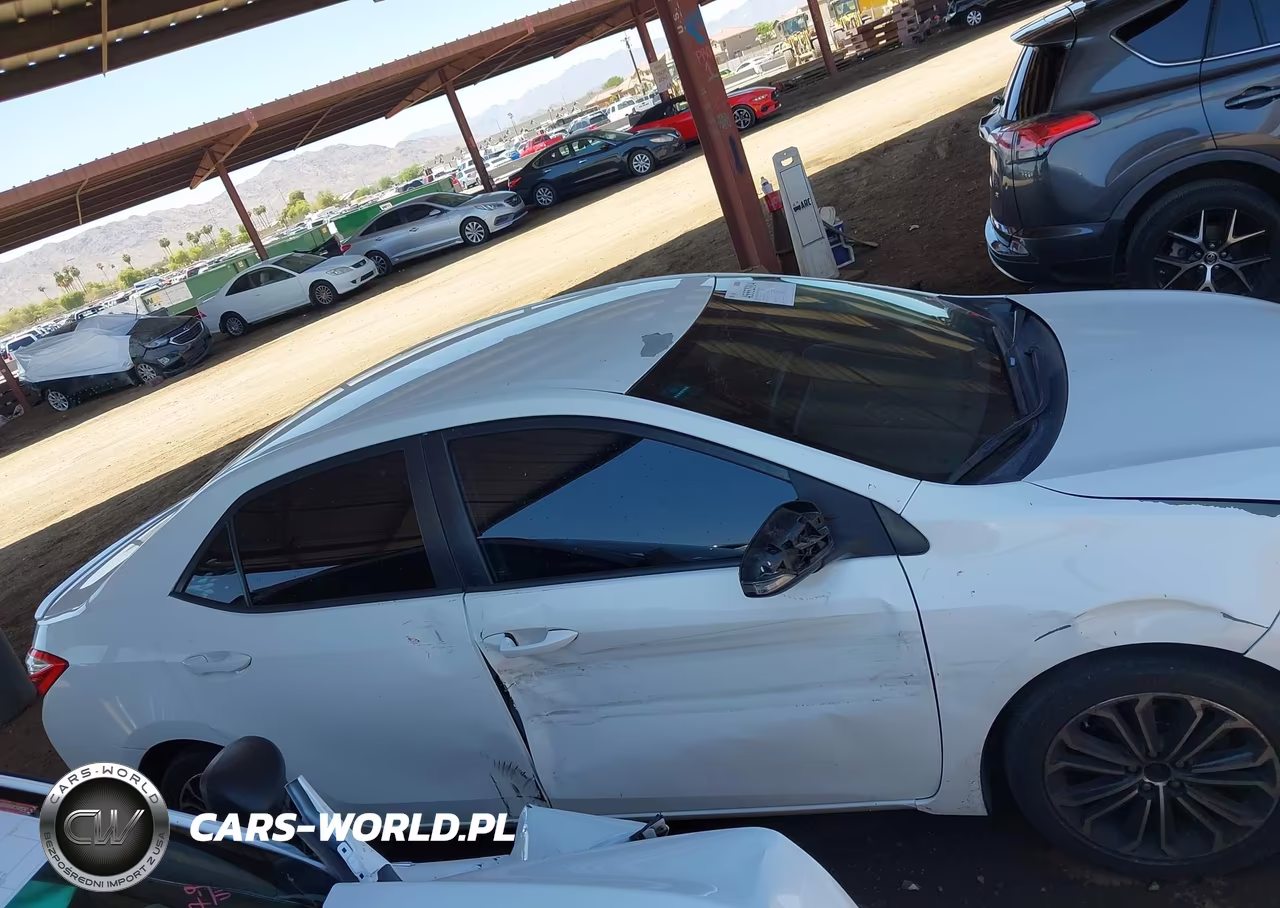 2015 Toyota Corolla S Plus VIN:5YFBURHE1FP352021 - 13
