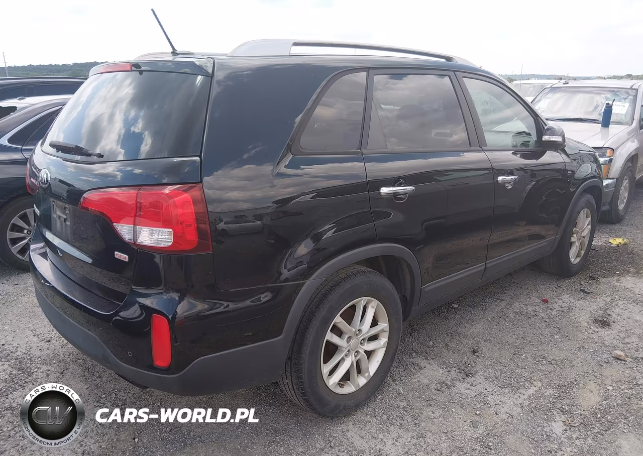 2015 Kia Sorento Lx VIN:5XYKT3A67FG659295 - 4