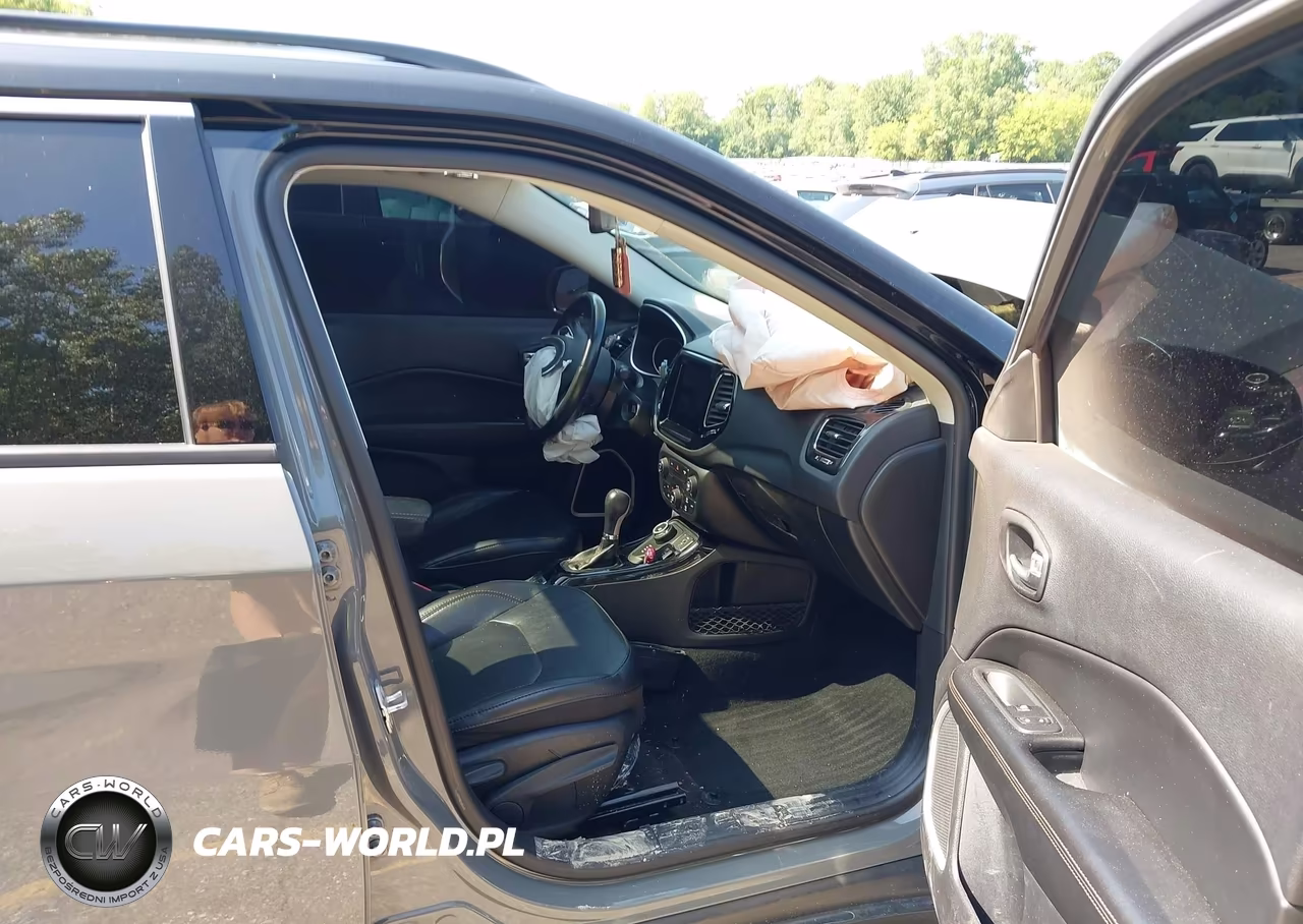 2019 Jeep Compass Limited 4X4 VIN:3C4NJDCBXKT780960 - 5