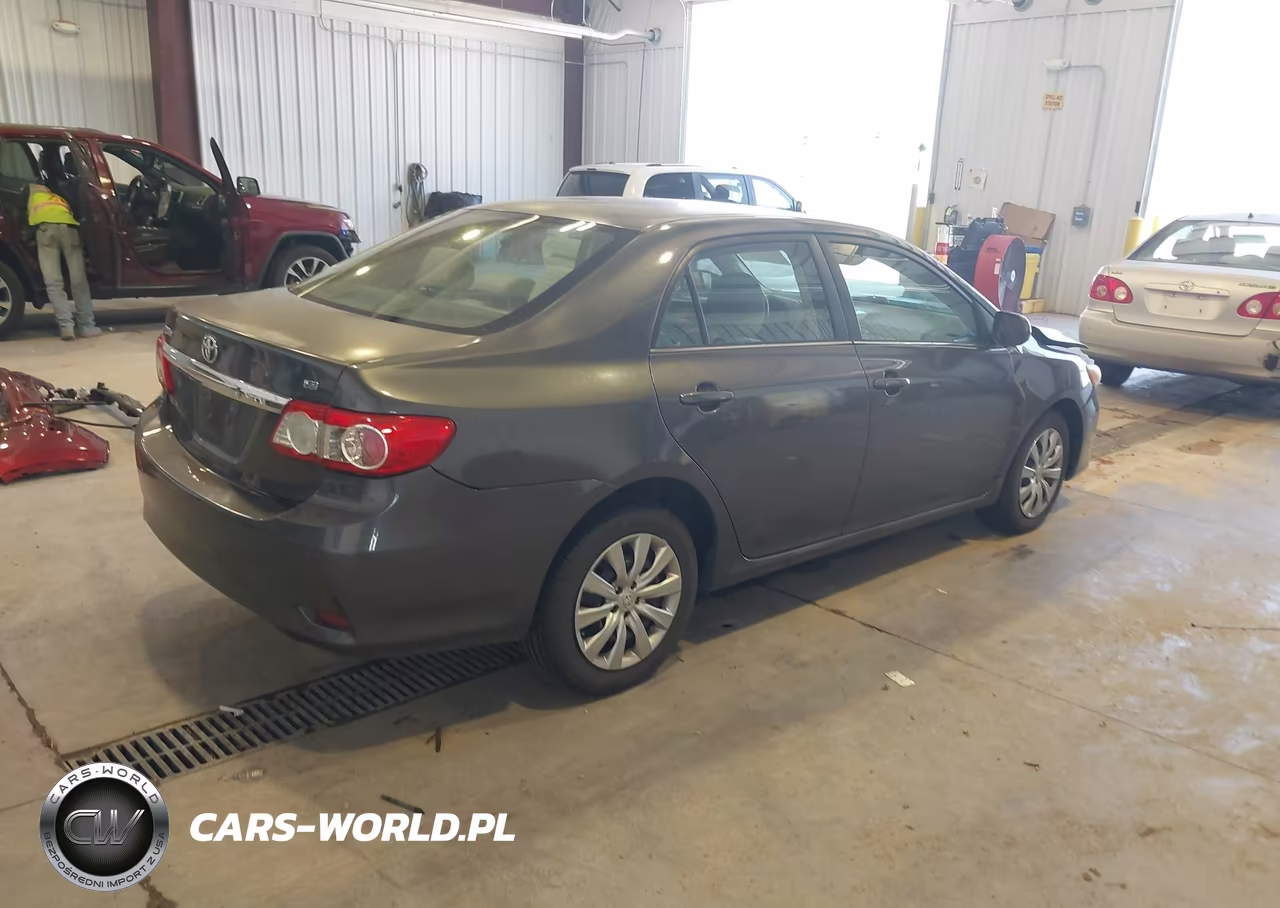 2013 Toyota Corolla Le VIN:5YFBU4EE1DP159792 - 4