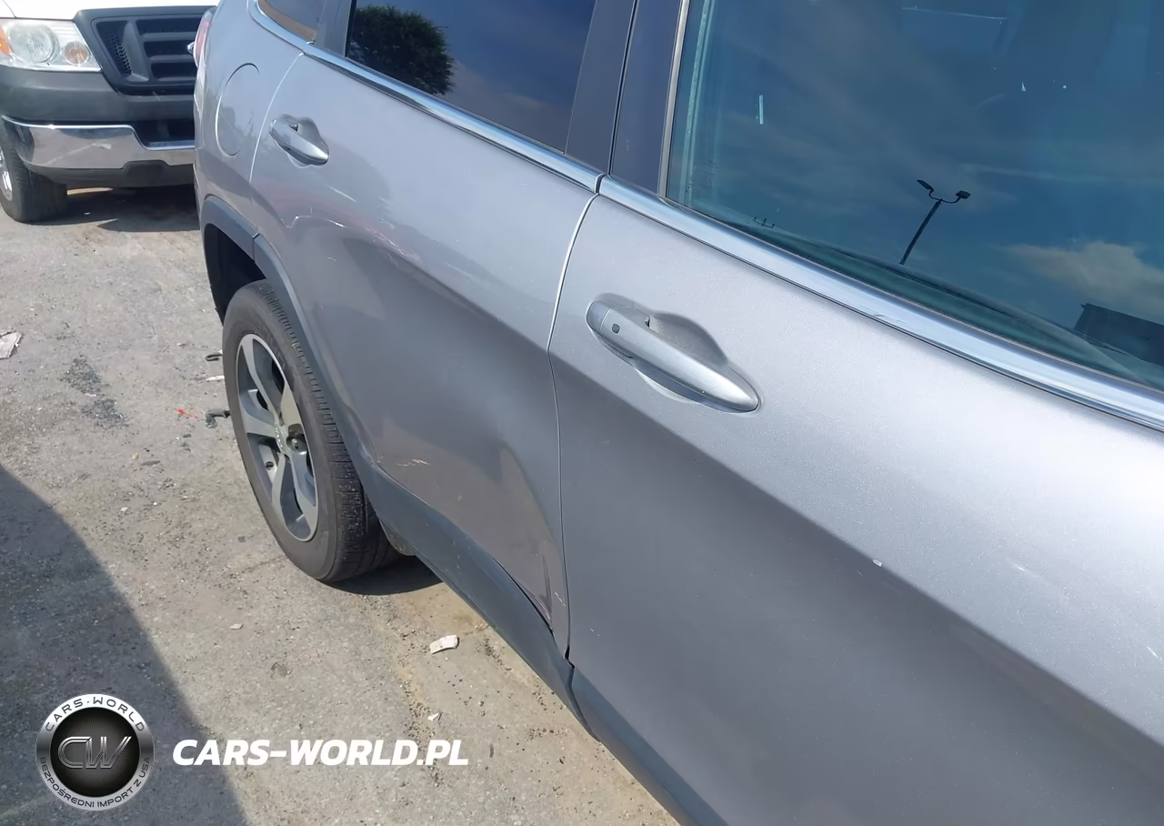 2019 Jeep Cherokee Limited 4X4 VIN:1C4PJMDX6KD397008 - 17