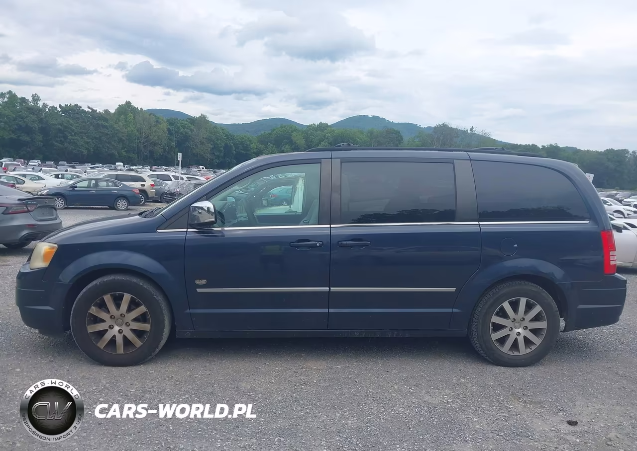 2009 Chrysler Town & Country Touring VIN:2A8HR54169R676943 - 15