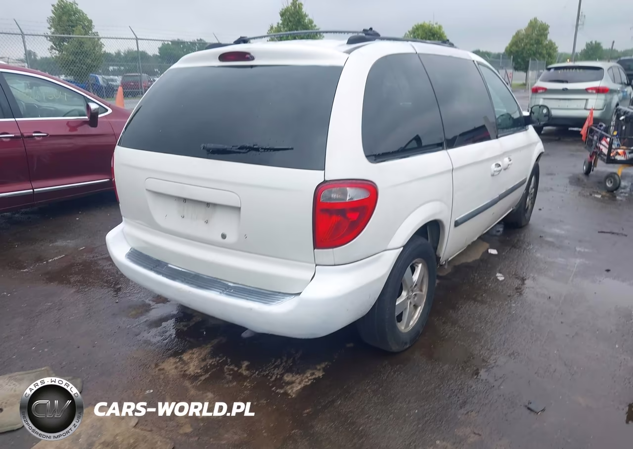 2005 Dodge Caravan Sxt VIN:1D8GP45R95B272679 - 4