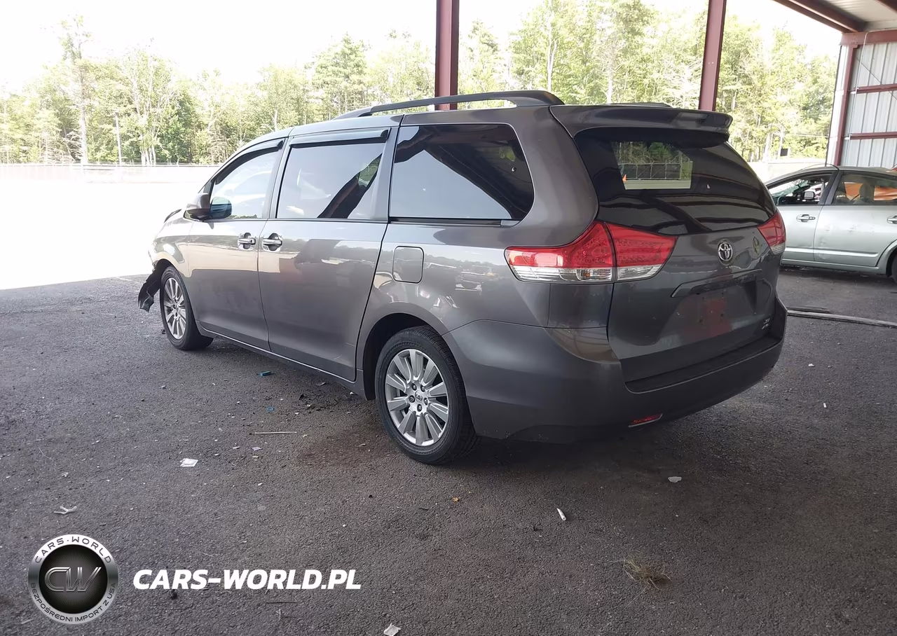 2014 Toyota Sienna Xle 7 Passenger VIN:5TDDK3DCXES083071 - 3