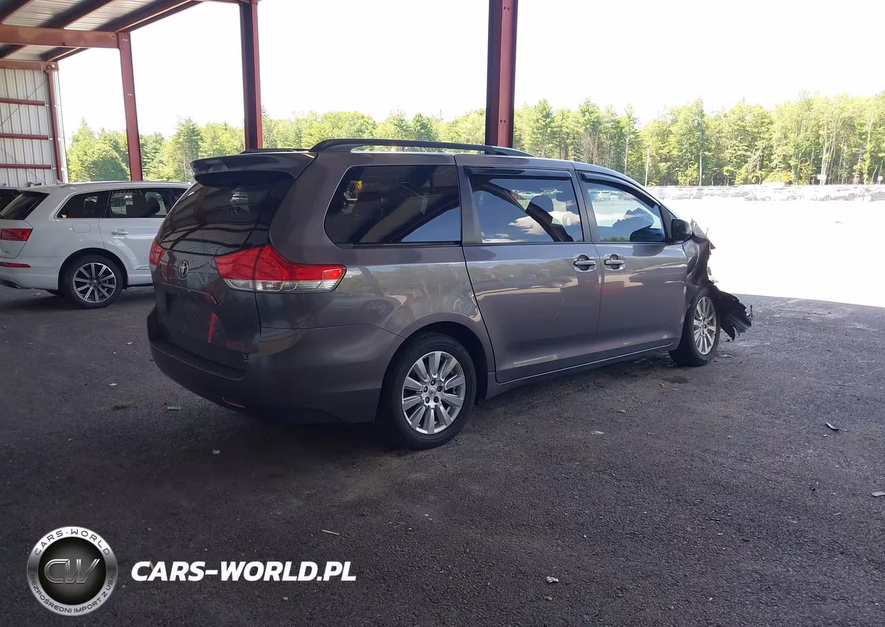 2014 Toyota Sienna Xle 7 Passenger VIN:5TDDK3DCXES083071 - 4