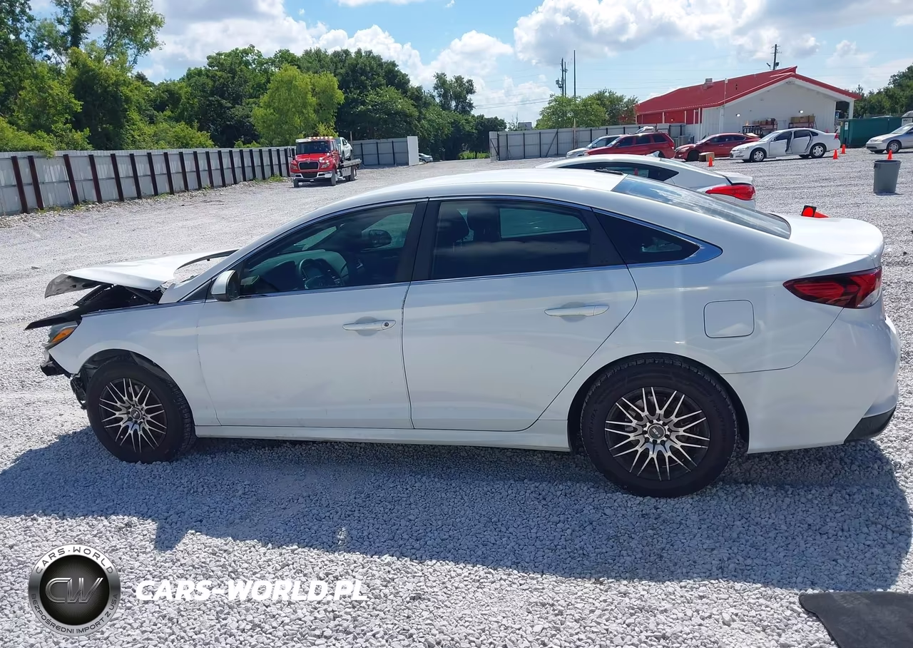 2018 Hyundai Sonata Se VIN:5NPE24AF9JH620117 - 14