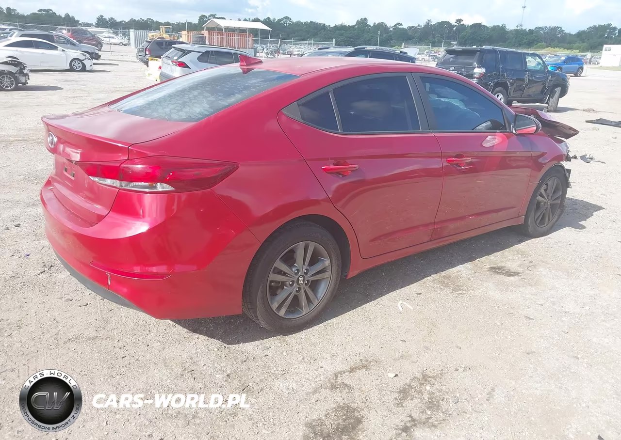 2018 Hyundai Elantra Sel VIN:5NPD84LF0JH251350 - 4