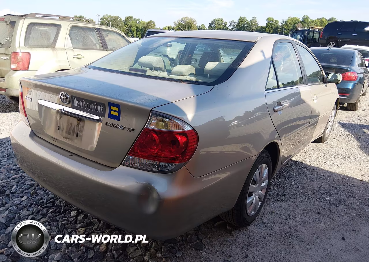 2005 Toyota Camry Le VIN:4T1BE32K95U579768 - 4