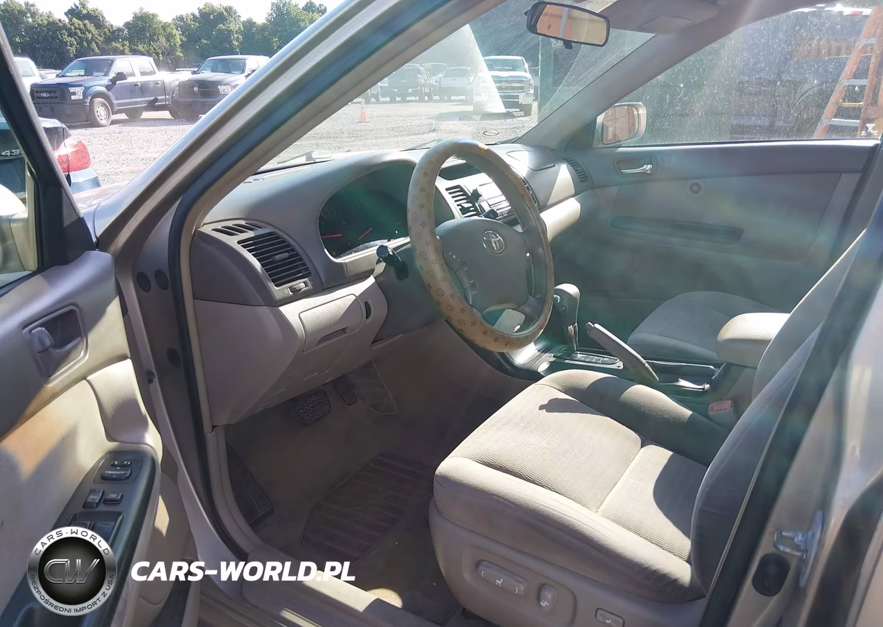 2005 Toyota Camry Le VIN:4T1BE32K95U579768 - 5