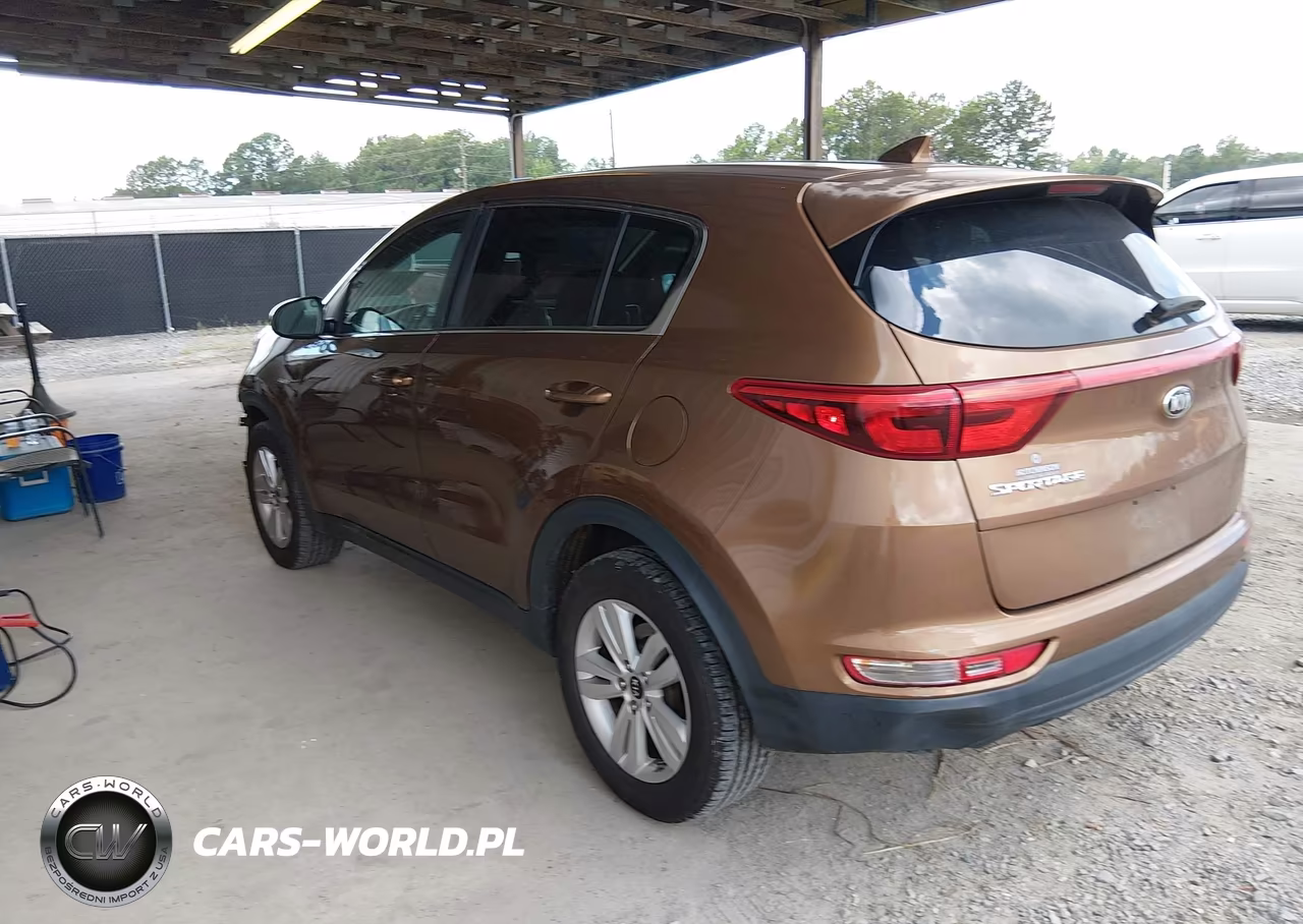 2018 Kia Sportage Lx VIN:KNDPMCAC9J7447724 - 3