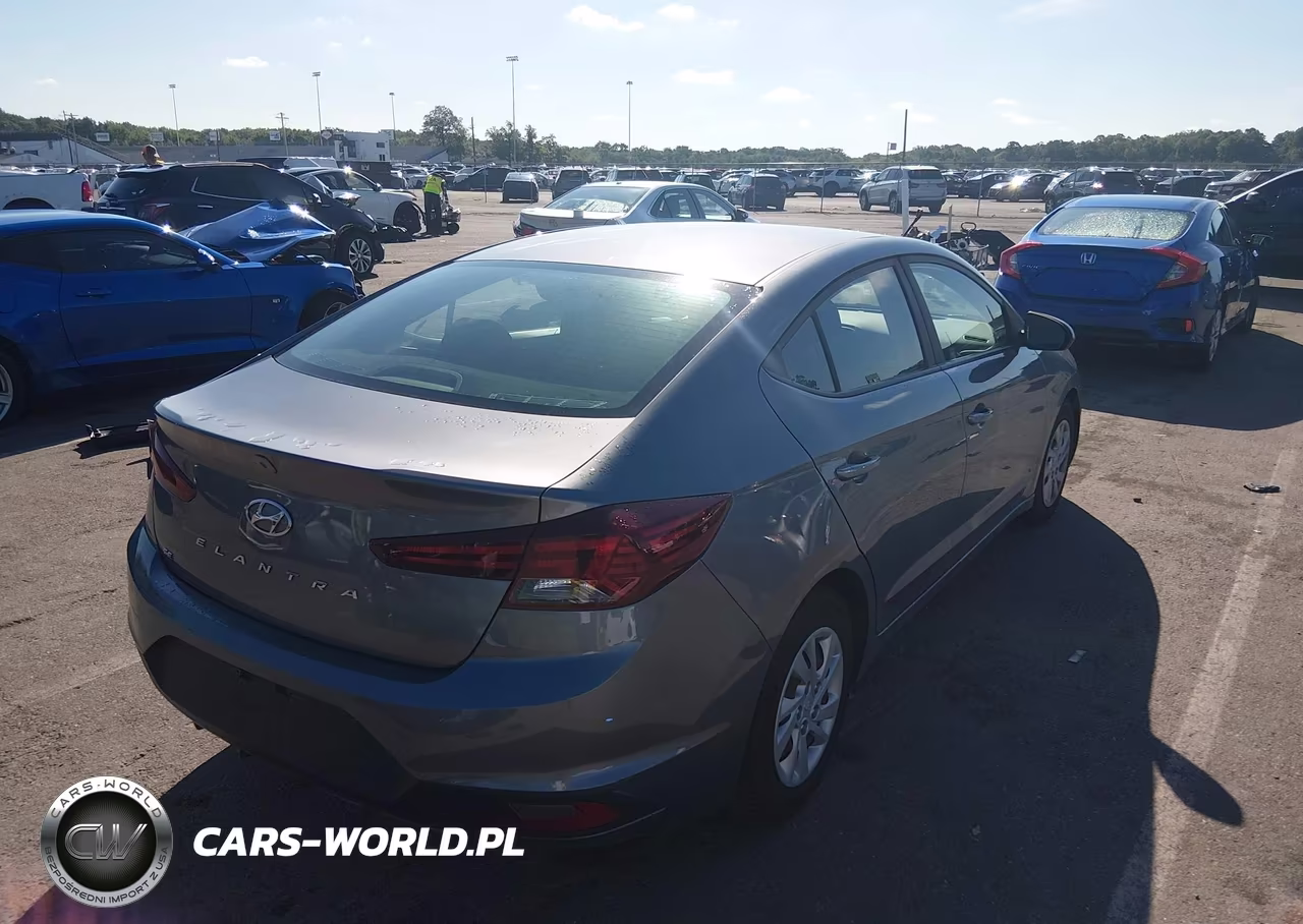 2019 Hyundai Elantra Se VIN:5NPD74LF0KH450905 - 4