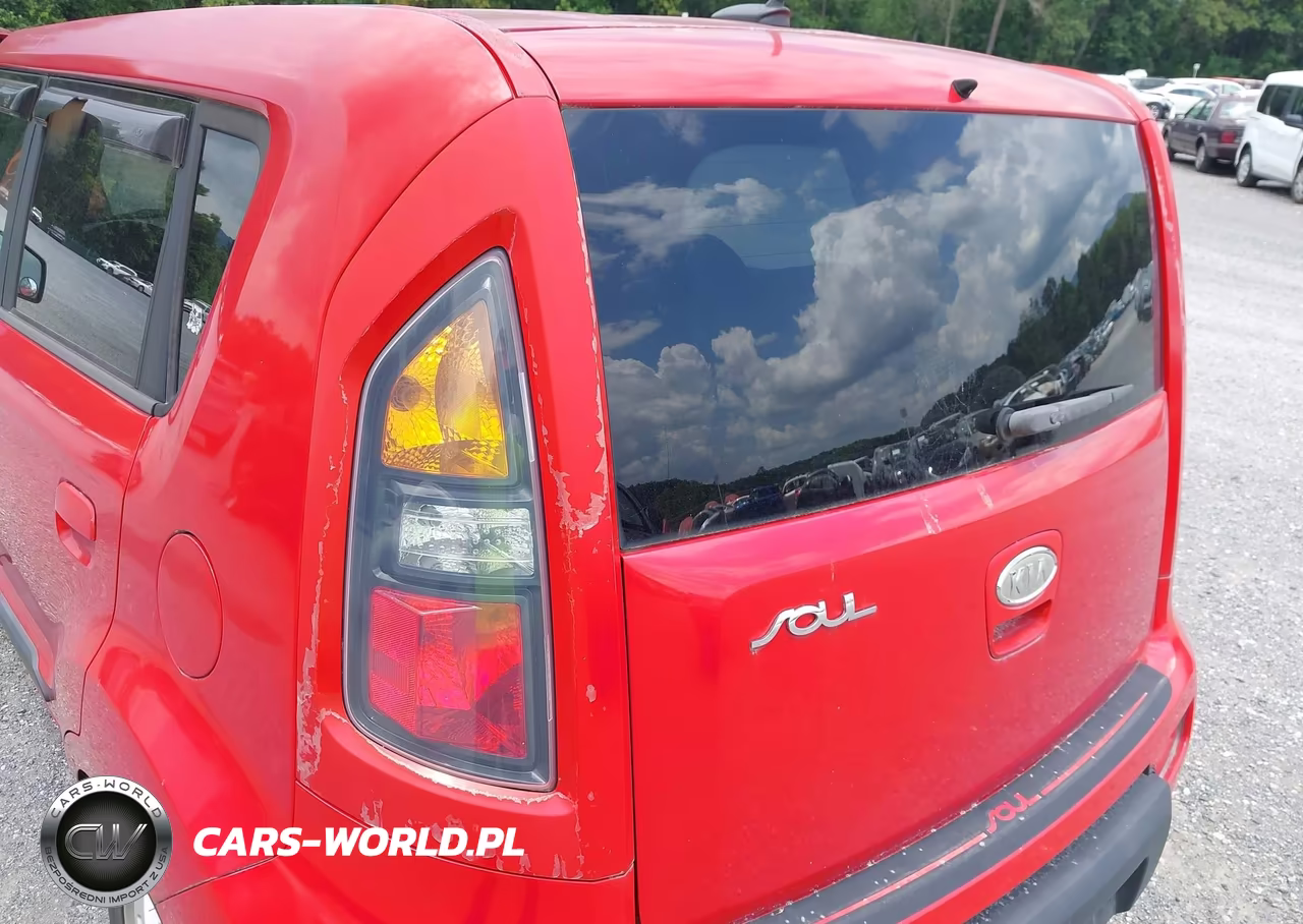 2010 Kia Soul + VIN:KNDJT2A28A7112447 - 13
