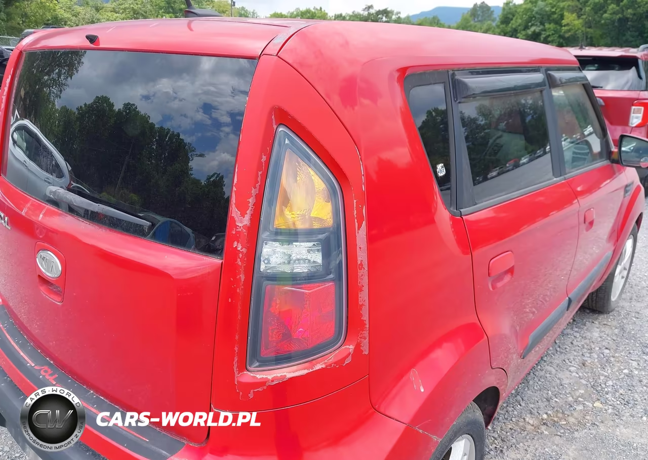 2010 Kia Soul + VIN:KNDJT2A28A7112447 - 14