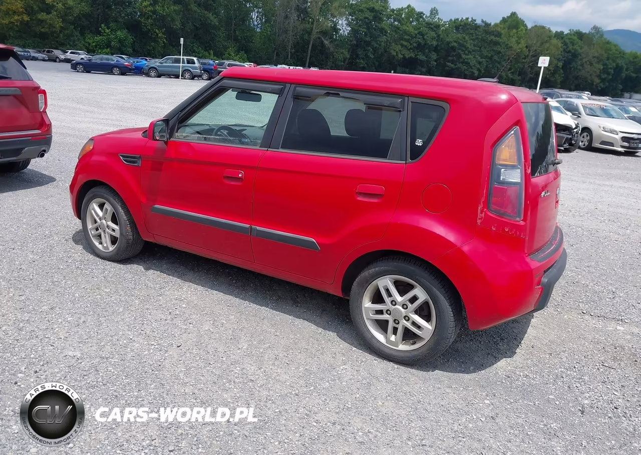 2010 Kia Soul + VIN:KNDJT2A28A7112447 - 3