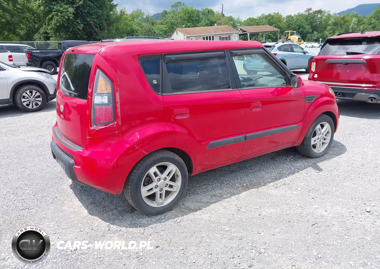 2010 Kia Soul + VIN:KNDJT2A28A7112447 - 4