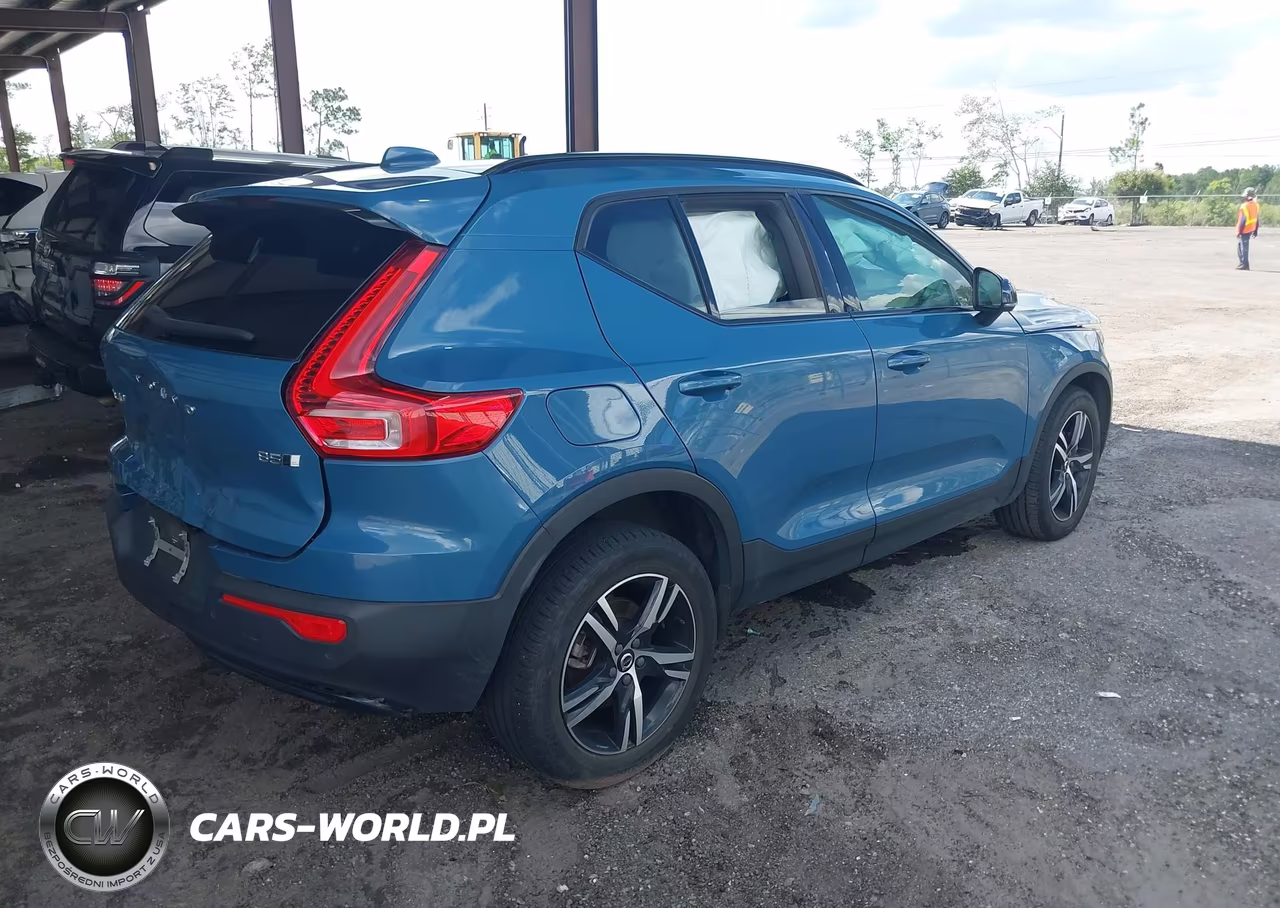 2023 Volvo Xc40 B5 Plus Dark Theme VIN:YV4L12UW8P2967018 - 4