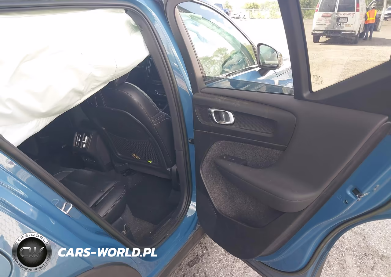 2023 Volvo Xc40 B5 Plus Dark Theme VIN:YV4L12UW8P2967018 - 8