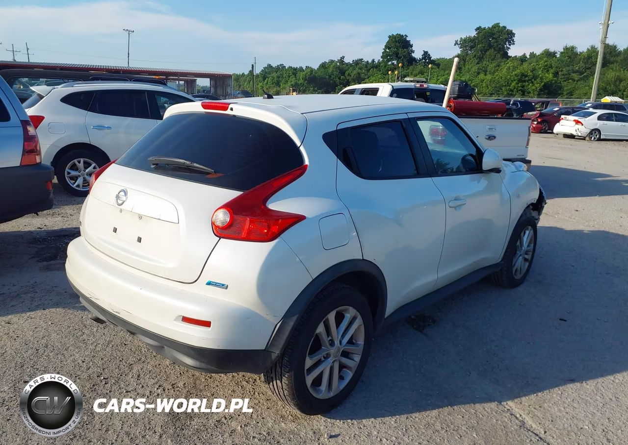 2013 Nissan Juke S VIN:JN8AF5MR7DT216560 - 4