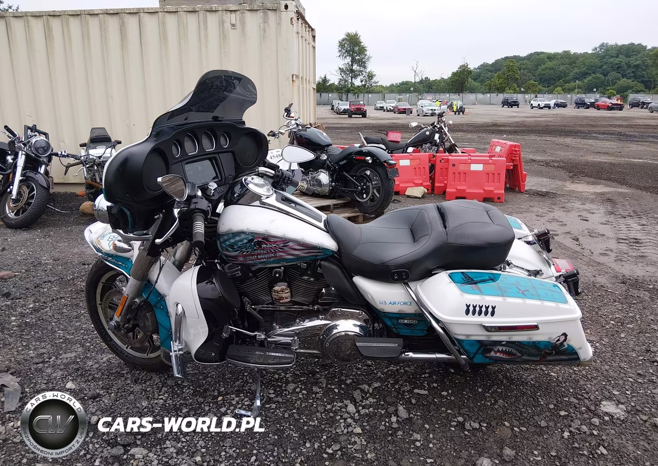 2017 Harley-Davidson Flhtcu Ultra Classic Electra Gld VIN:1HD1FCC18HB641453 - 13