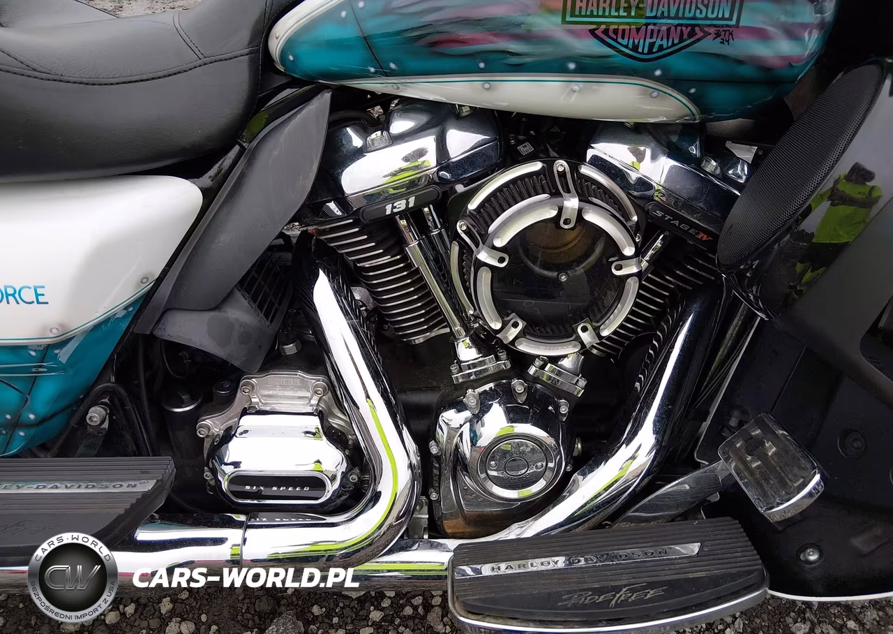 2017 Harley-Davidson Flhtcu Ultra Classic Electra Gld VIN:1HD1FCC18HB641453 - 8