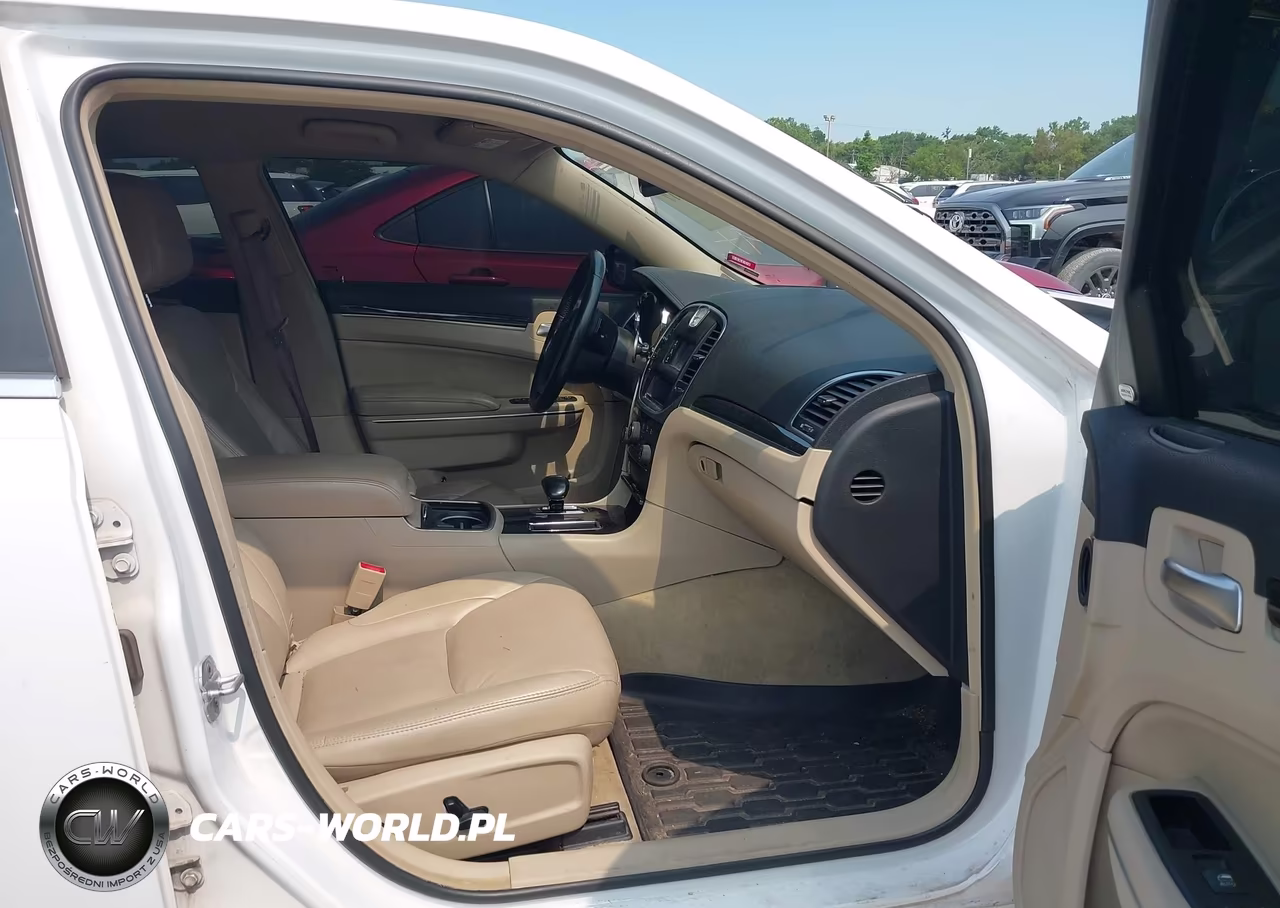 2012 Chrysler 300 Limited VIN:2C3CCACG1CH192374 - 5