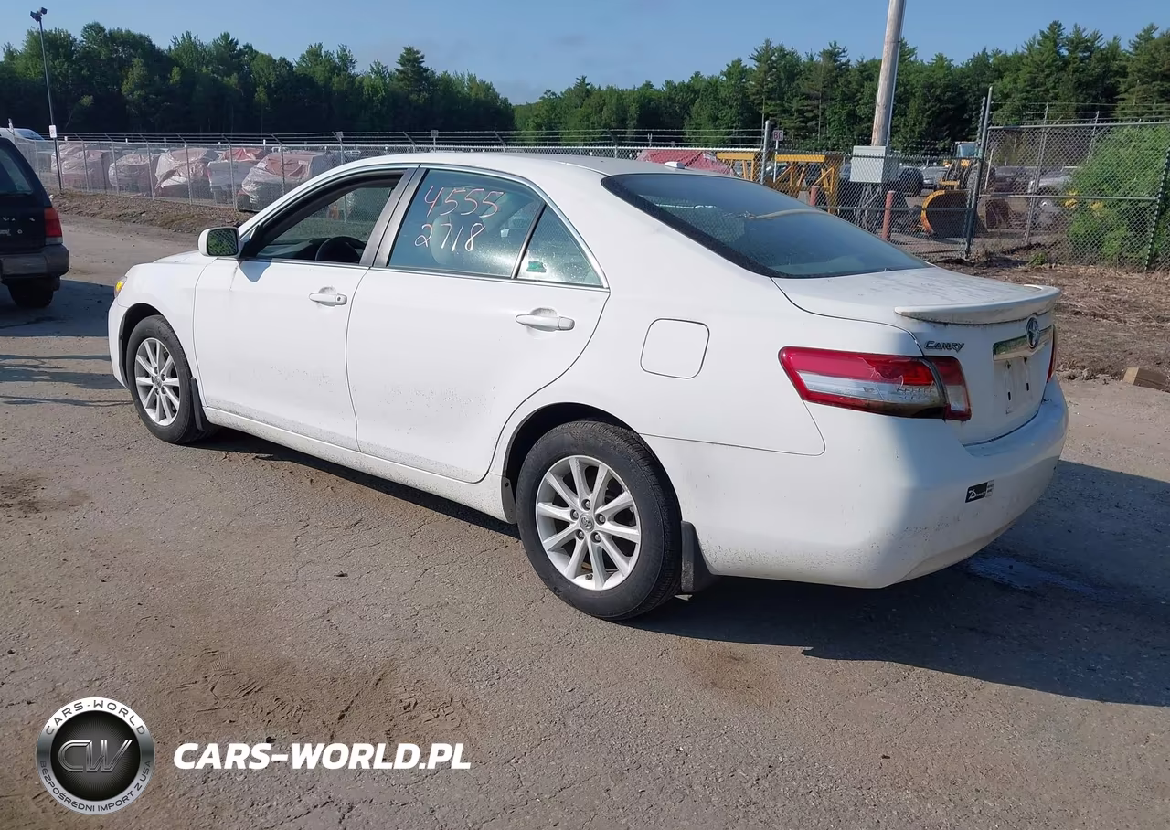 2010 Toyota Camry Xle VIN:4T4BF3EKXAR054999 - 3